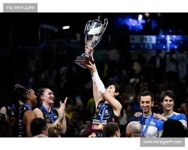 巴黎纳赛尔温情告别欧冠赛场 致敬功勋球员的光辉时刻 巴黎纳赛尔温情告别欧冠赛场 致敬功勋球员的光辉时刻