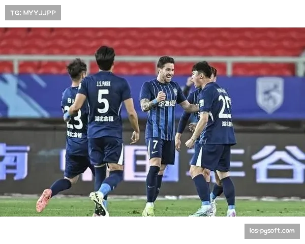 上海申花11人对9人逆转青岛西海岸全场精彩连连上演惊心动魄反转之战